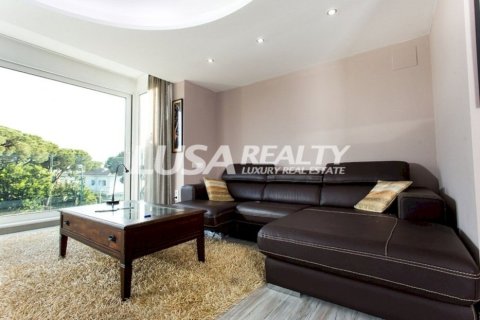 Villa de 7 dormitorios en venta en Castelldefels, Barcelona, Cataluña, Spain № 999 - foto 11