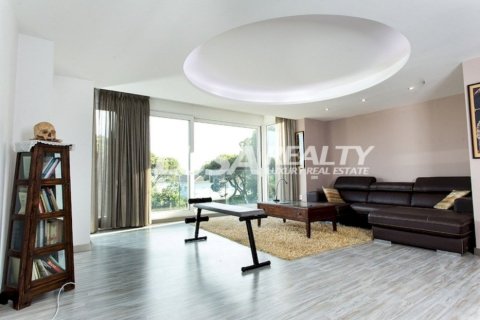 Villa de 7 dormitorios en venta en Castelldefels, Barcelona, Cataluña, Spain № 999 - foto 13