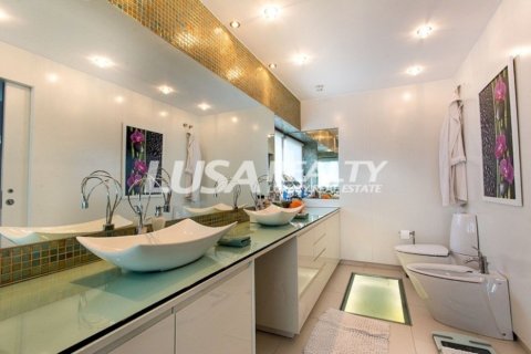 Villa de 7 dormitorios en venta en Castelldefels, Barcelona, Cataluña, Spain № 999 - foto 6