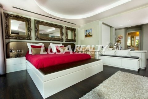 Villa de 7 dormitorios en venta en Castelldefels, Barcelona, Cataluña, Spain № 999 - foto 2