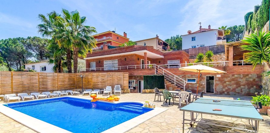 Вилла с 9 спальнями в Кондадо-дель-Харуко, Герона, Каталония, Испания № 1000