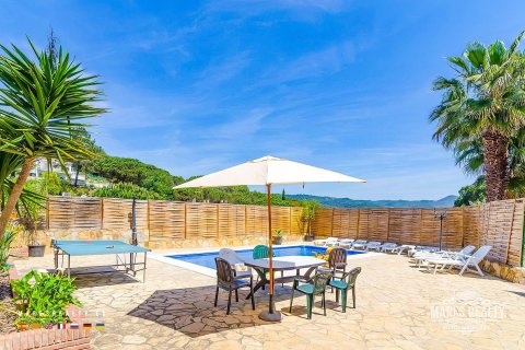 Купить виллу в Кондадо-дель-Харуко, Испания с 9 спален, 293м², № 1000 - фото 7