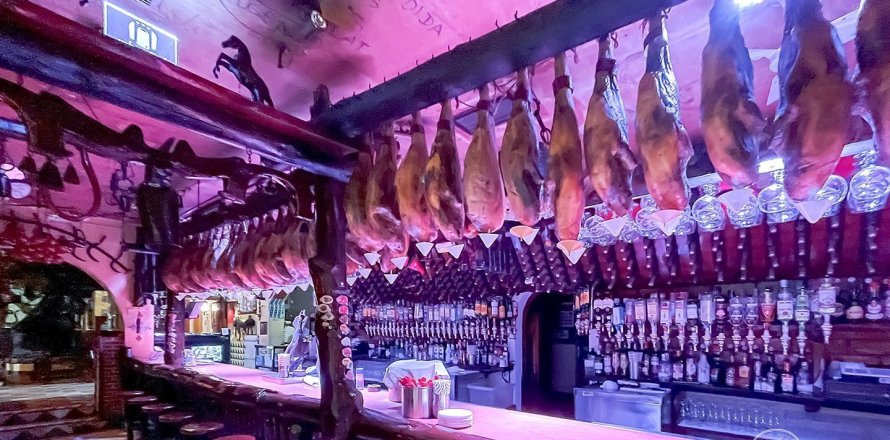 Коммерческая недвижимость с 4 комнатами в Калелье, Барселона, Каталония, Испания № 1003