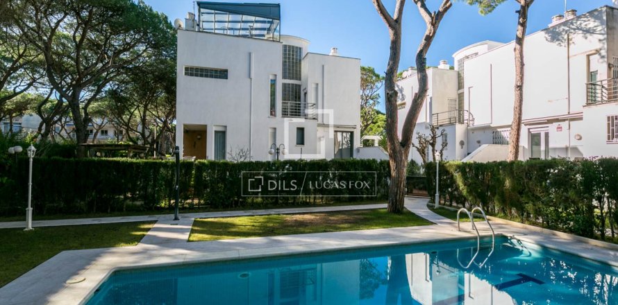 Вилла с 5 спальнями в Гаве, Барселона, Каталония, Испания № 4050