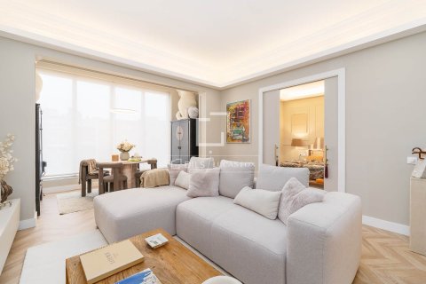 3 chambres apartment à vendre à Barcelona, Catalonia, Spain № 4047