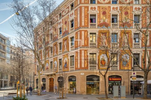 3 bedrooms apartment for sale in Barcelona, Catalonia, Spain № 6271 - photo 3