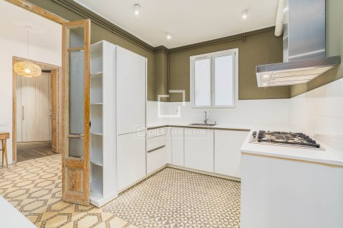 Купить квартиру в Барселона, Испания с 1 спальня, 91м², № 6270 - фото 9