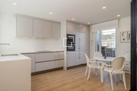 5 bedrooms apartment for sale in Barcelona, Catalonia, Spain № 6267 - photo 18