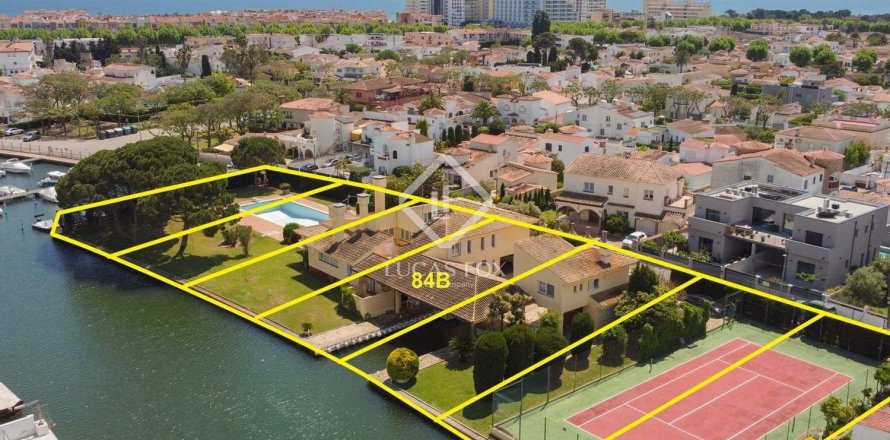 Земельный участок 500м² в Эмпуриабраве, Герона, Каталония, Испания № 2698