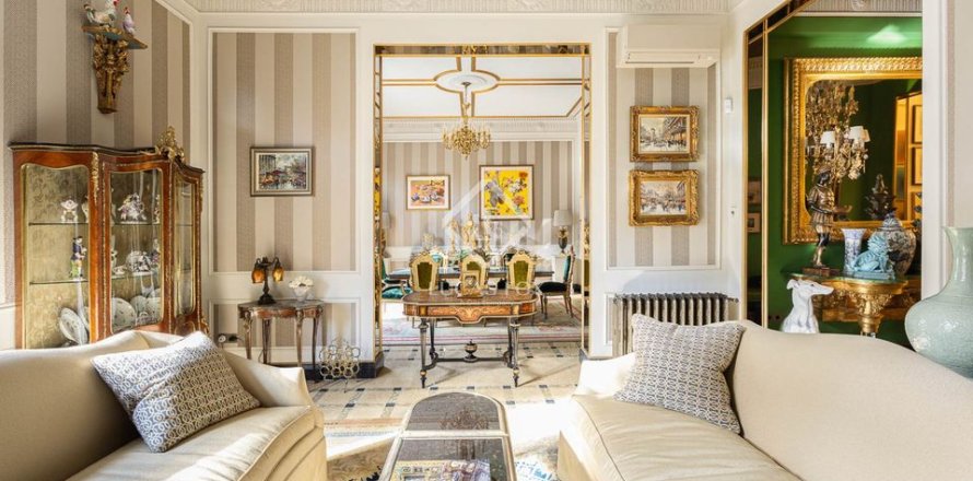 Квартира с 4 спальнями в Эшампле, Барселона, Каталония, Испания № 2701