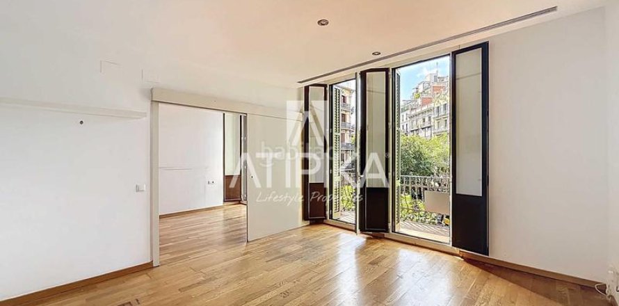 Квартира с 2 спальнями в Эшампле, Барселона, Каталония, Испания № 2354