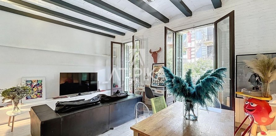 Квартира с 4 спальнями в Эшампле, Барселона, Каталония, Испания № 2358