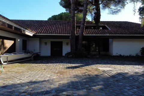 6 bedrooms house for sale in Sant Andreu de Llavaneres, Barcelona, Catalonia, Spain № 7631 - photo 6