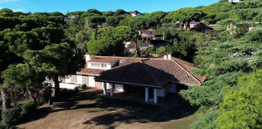 6 bedrooms house for sale in Sant Andreu de Llavaneres, Barcelona, Catalonia, Spain № 7631