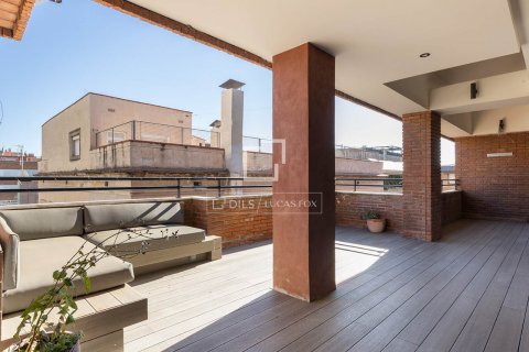 Apartamento de 4 dormitorios en venta en Barcelona, Cataluña, Spain № 4094 - foto 17
