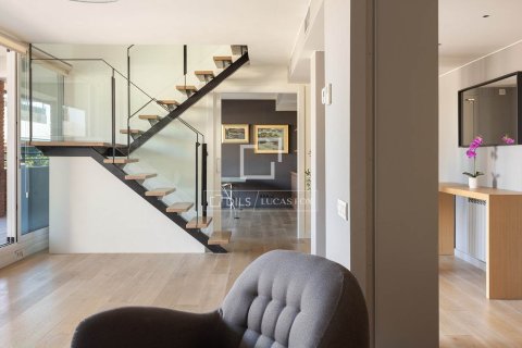 Apartamento de 4 dormitorios en venta en Barcelona, Cataluña, Spain № 4094 - foto 13
