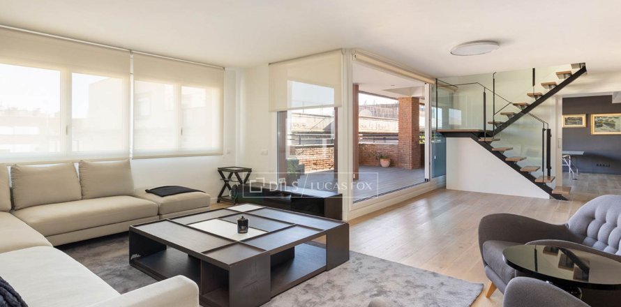 Apartamento de 4 dormitorios en venta en Barcelona, Cataluña, Spain № 4094