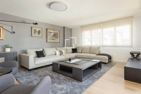 Apartamento de 4 dormitorios en venta en Barcelona, Cataluña, Spain № 4094 - foto 6