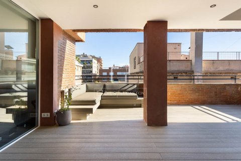 Apartamento de 4 dormitorios en venta en Barcelona, Cataluña, Spain № 4094 - foto 15