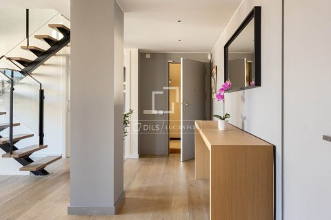 Apartamento de 4 dormitorios en venta en Barcelona, Cataluña, Spain № 4094 - foto 29