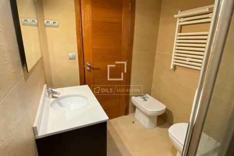 Apartamento de 3 dormitorios en venta en Barcelona, Cataluña, Spain № 4095 - foto 17