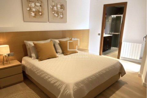 Apartamento de 3 dormitorios en venta en Barcelona, Cataluña, Spain № 4095 - foto 7