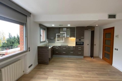 Apartamento de 3 dormitorios en venta en Barcelona, Cataluña, Spain № 4095 - foto 13