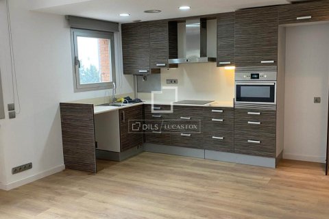 Apartamento de 3 dormitorios en venta en Barcelona, Cataluña, Spain № 4095 - foto 4