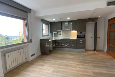 Apartamento de 3 dormitorios en venta en Barcelona, Cataluña, Spain № 4095 - foto 14