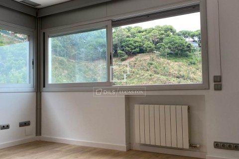 Apartamento de 3 dormitorios en venta en Barcelona, Cataluña, Spain № 4095 - foto 10