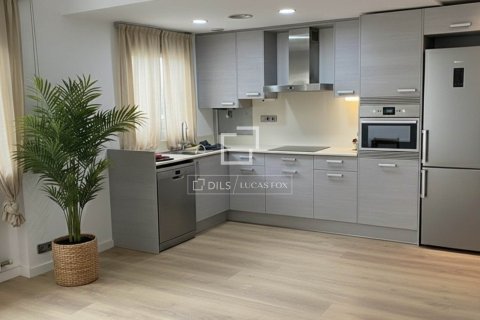 Apartamento de 3 dormitorios en venta en Barcelona, Cataluña, Spain № 4095 - foto 3