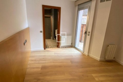 Apartamento de 3 dormitorios en venta en Barcelona, Cataluña, Spain № 4095 - foto 20