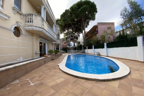 6 chambres villa à louer à Castelldefels, Barcelona, Catalonia, Spain № 1099 - photo 3