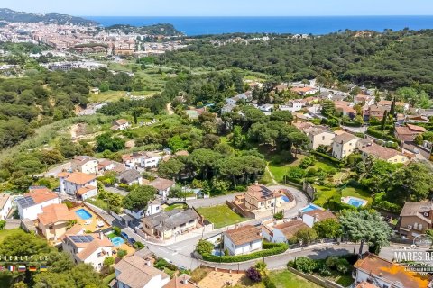 Купить виллу в Льорет-де-Мар, Испания с 4 спальни, 128м², № 1100 - фото 4