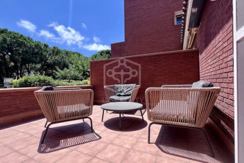 Villa de 4 dormitorios en alquiler en Gavà, Barcelona, Cataluña, Spain № 1101 - foto 12