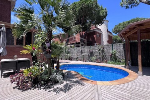 Villa de 4 dormitorios en alquiler en Gavà, Barcelona, Cataluña, Spain № 1101 - foto 2
