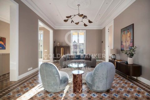 4 bedrooms apartment for sale in Barcelona, Catalonia, Spain № 5452