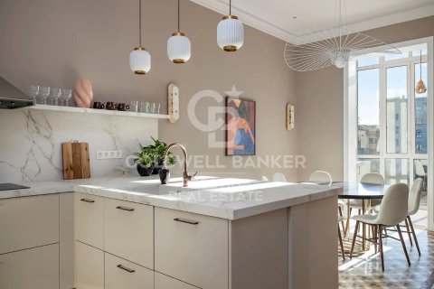 4 bedrooms apartment for sale in Barcelona, Catalonia, Spain № 5452 - photo 5