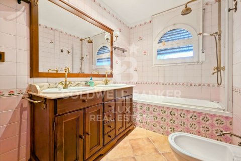 Villa de 5 dormitorios en venta en Empuriabrava, Gerona, Cataluña, Spain № 5732 - foto 24