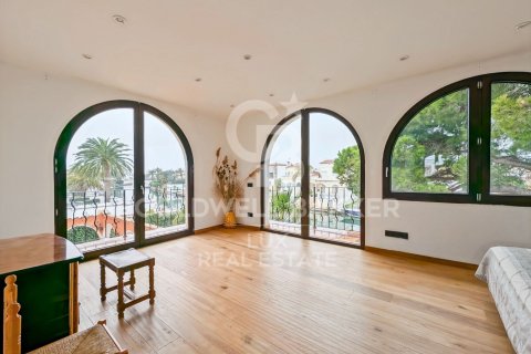 Villa de 5 dormitorios en venta en Empuriabrava, Gerona, Cataluña, Spain № 5732 - foto 14