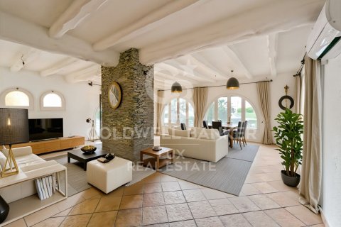 Villa de 5 dormitorios en venta en Empuriabrava, Gerona, Cataluña, Spain № 5732 - foto 7