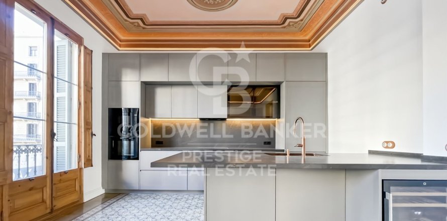 3 bedrooms apartment for sale in Barcelona, Catalonia, Spain № 5728