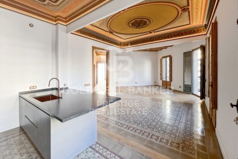3 bedrooms apartment for sale in Barcelona, Catalonia, Spain № 5728 - photo 2