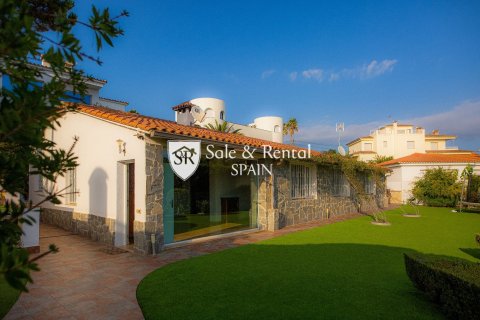 3 bedrooms house for sale in Lloret de Mar, Girona, Catalonia, Spain № 6729 - photo 20