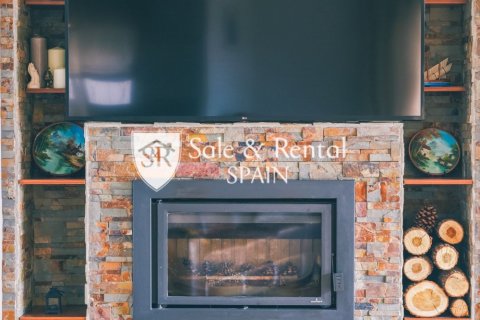 3 bedrooms house for sale in Lloret de Mar, Girona, Catalonia, Spain № 6729 - photo 7