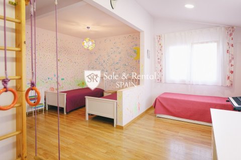 3 bedrooms house for sale in Lloret de Mar, Girona, Catalonia, Spain № 6729 - photo 15