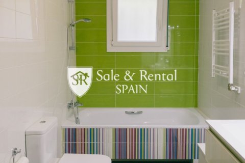 3 bedrooms house for sale in Lloret de Mar, Girona, Catalonia, Spain № 6729 - photo 16