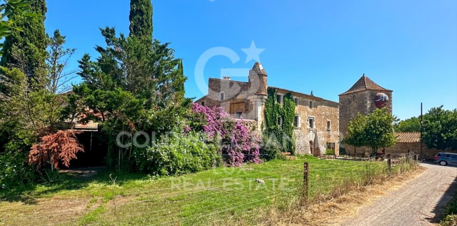 1352 sq.m. house for sale in L'Escala, Girona, Catalonia, Spain № 5579