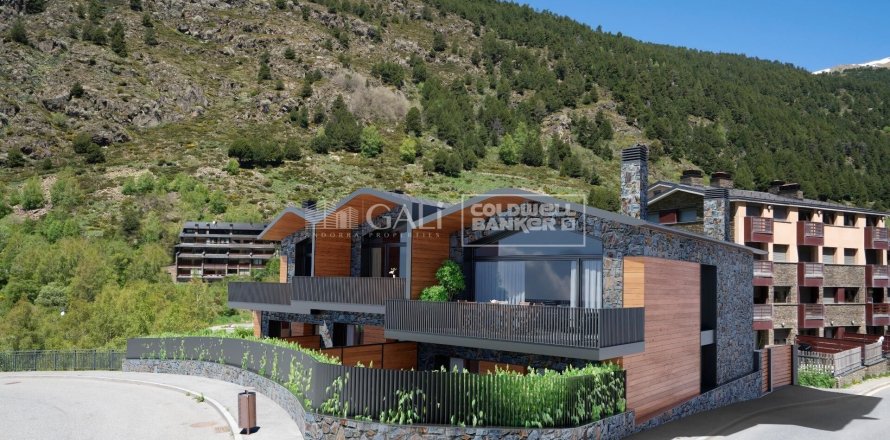 3 bedrooms house for sale in Principado De Andorra (Ninguna Poblacion Tiene C.P.), Lleida, Catalonia, Spain № 5575