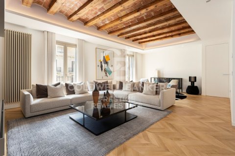 Купить квартиру в Барселона, Испания с 3 спальни, 183м², № 5576 - фото 2